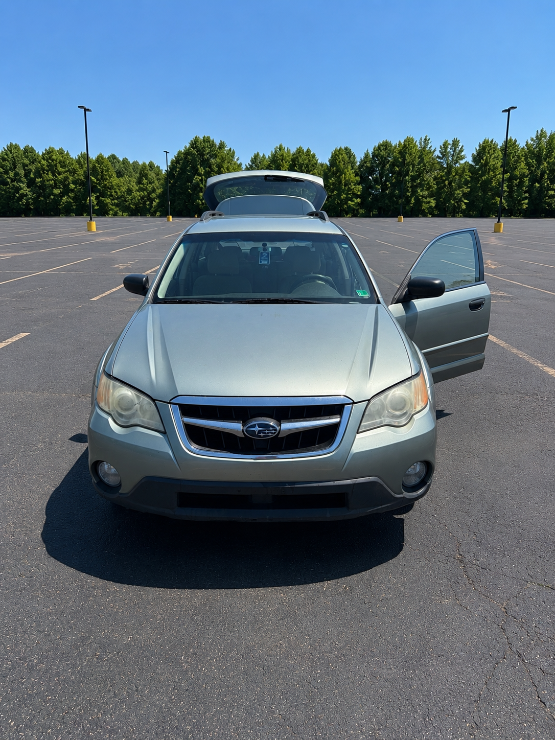 2009 Subaru Outback full front view